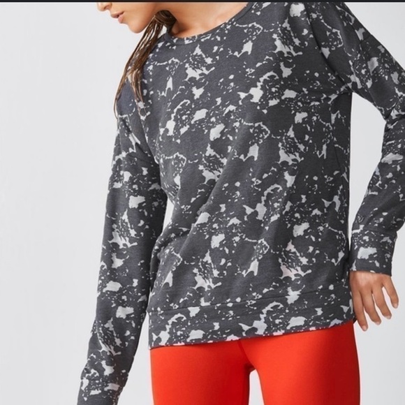 FABLETICS LIGHT WEIGHT LONG SLEEVE - Picture 1 of 4